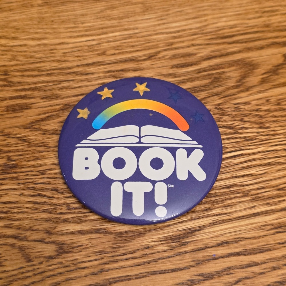 Vintage 1985 Pizza Hut Book It Reading Program Pinback Button 3 Inch Purple 80s